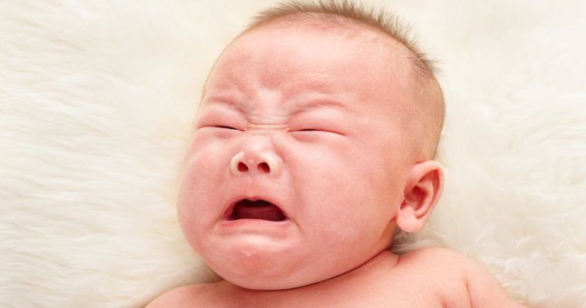 小孩睡不安穩？是因為大人的情感回應太低？