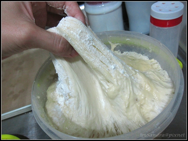 自己做麵包超簡單‧五分鐘軟式麵包(蜂蜜辮子胖&蘭姆葡萄胖)