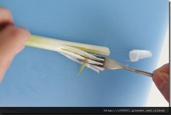 刀工再爛　都可以切出超細的蔥絲的料理小撇步！