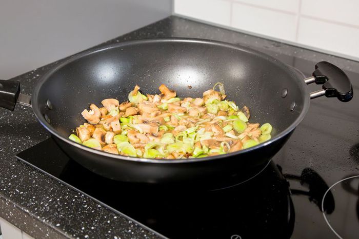 主廚開鍋密技！新鍋這樣開，「食」在更安心