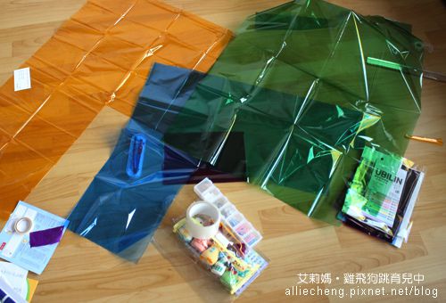 簡單遊戲DIY！玻璃色紙就能讓孩子學色彩