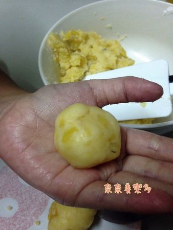親子烘培：吃到停不下來的香Q地瓜麻糬球