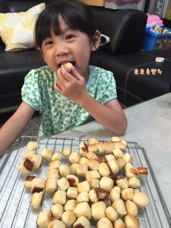 【烤箱食譜】歡度午茶時光的一口乳酪麵包