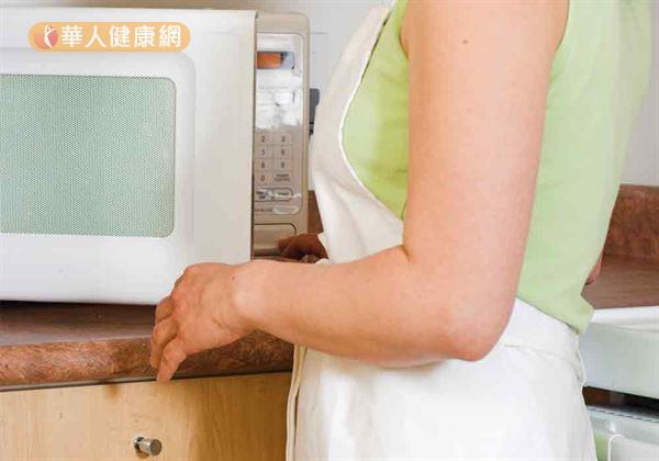 微波爐熱剩菜對嗎?掌握健康五原則