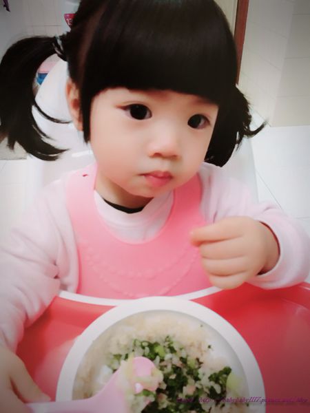 兩行為+六規矩，一歲寶寶也能獨立吃飯