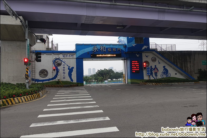 帶小孩騎腳踏車，逛免費3D侏儸紀恐龍公園