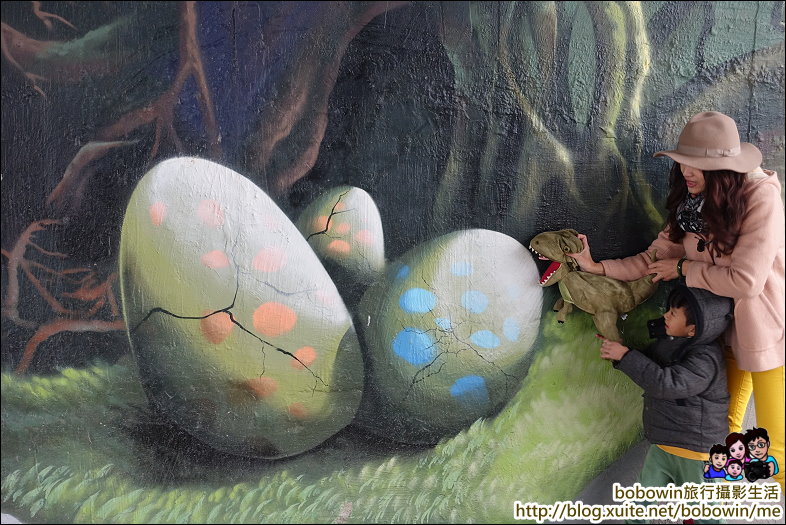 帶小孩騎腳踏車，逛免費3D侏儸紀恐龍公園