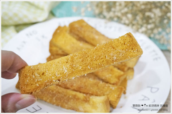 【食譜】免揉麵糰的超夯團購餅乾：奶油酥條