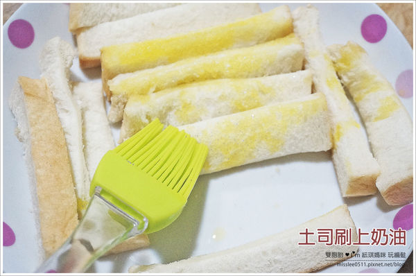 【食譜】免揉麵糰的超夯團購餅乾：奶油酥條