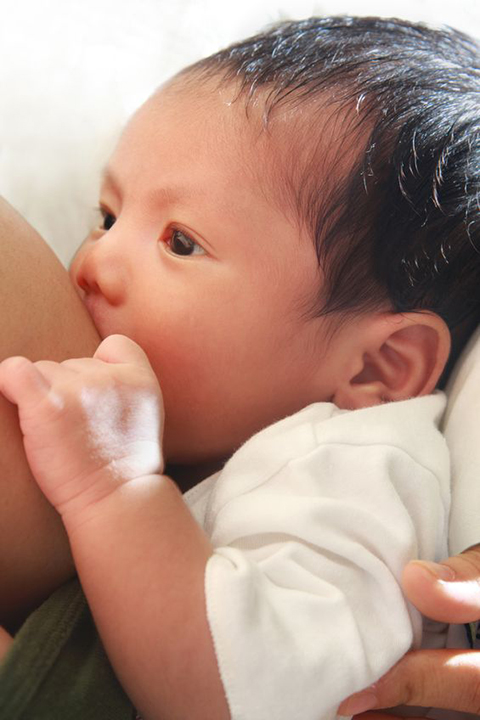 成功七招防被咬乳頭，親餵不再含淚吞忍！
