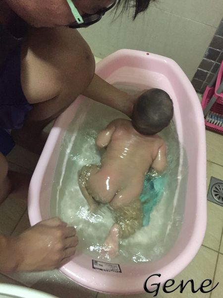 你怎麼幫小寶貝洗澡？