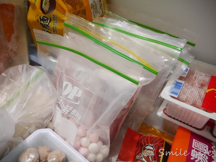 不想苦苦等待？冷凍前先把肉片捲成花！
