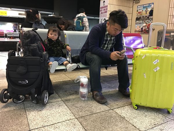 帶娃兒出國旅遊，必備行李用品清單