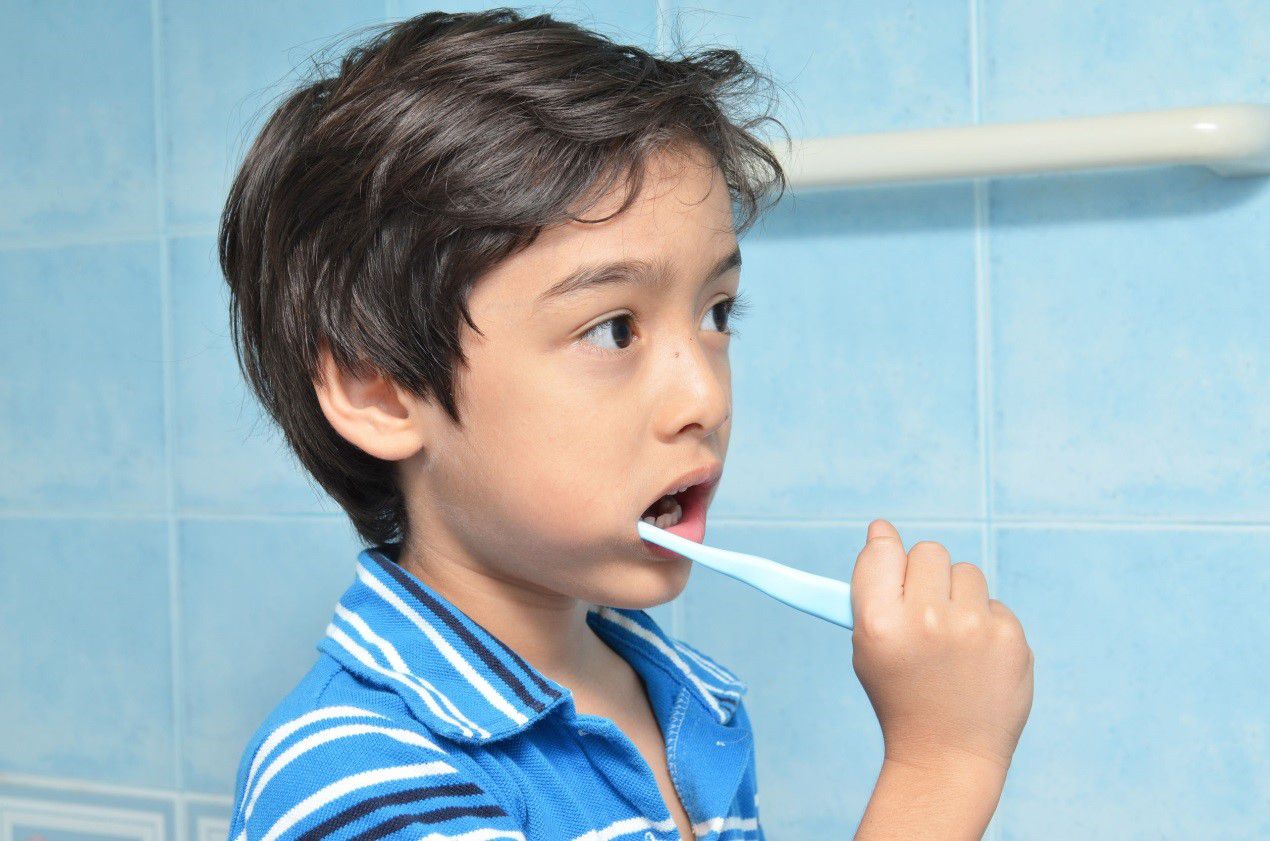 宝宝不爱刷牙怎么办？耍点“小花招”，让宝宝主动刷牙 - 知乎
