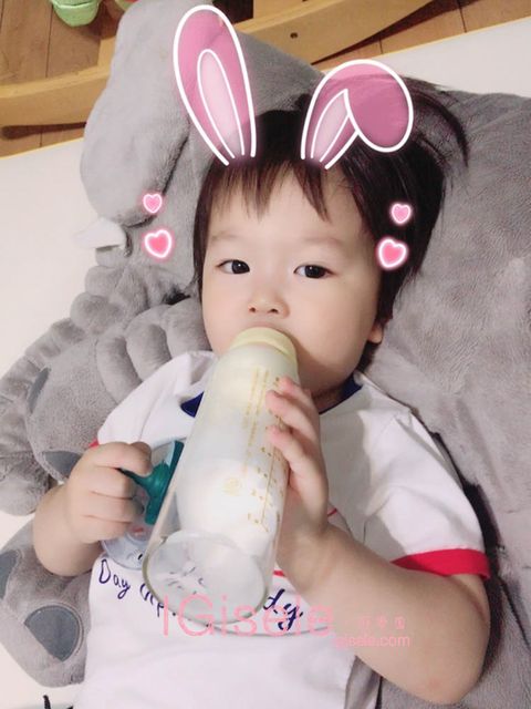 來自法國佑爾康金貝親奶粉製作過程