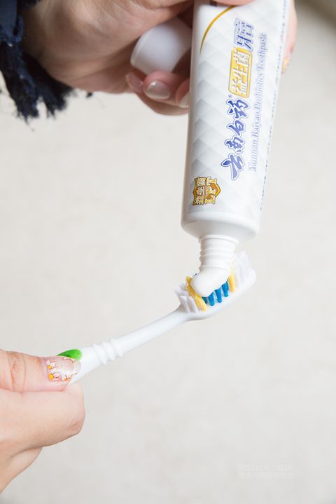 益生菌牙膏,給我清新好口氣,生活更甜蜜!