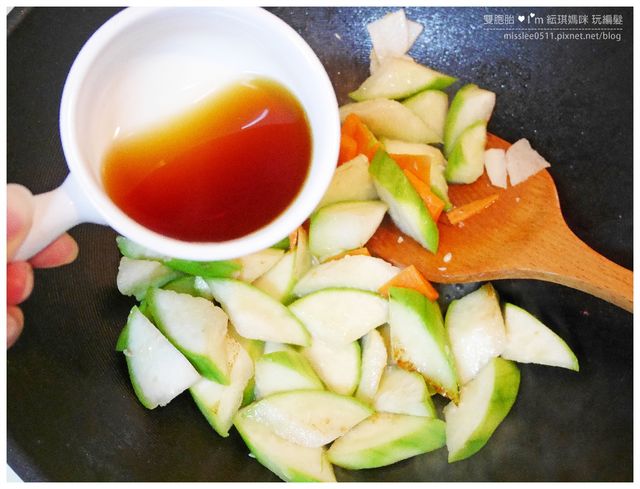 炎夏促進食慾的快速料理：三鮮絲瓜