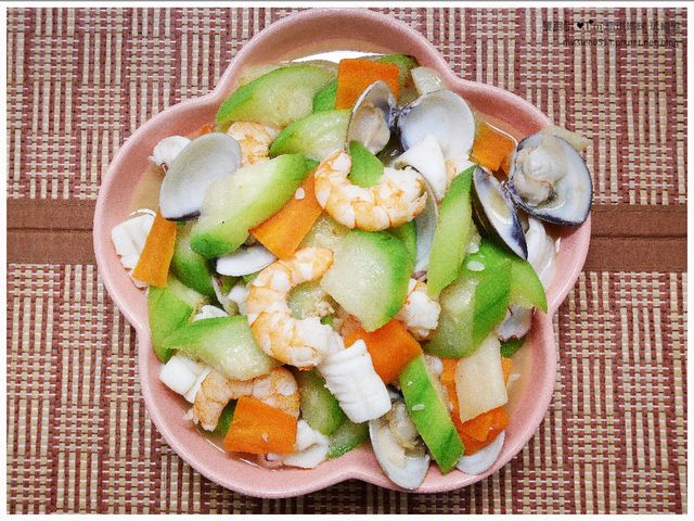 炎夏促進食慾的快速料理：三鮮絲瓜