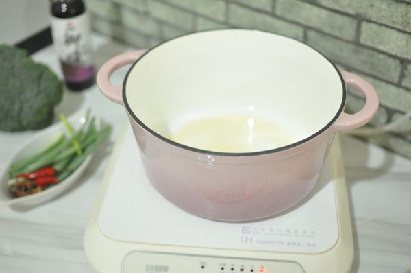 每個家都有一鍋滷肉,給孩子一個"家"的味道