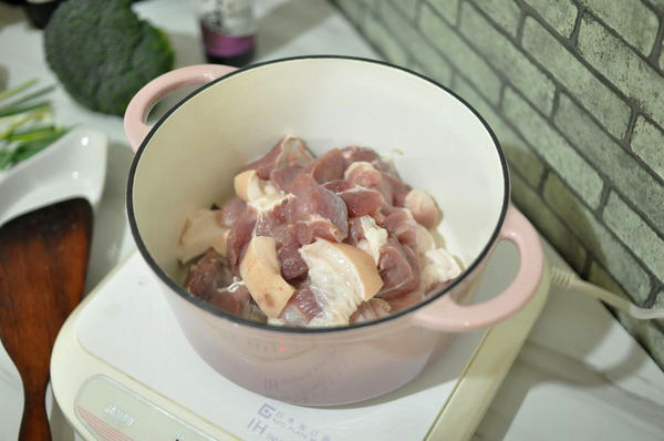 每個家都有一鍋滷肉,給孩子一個"家"的味道