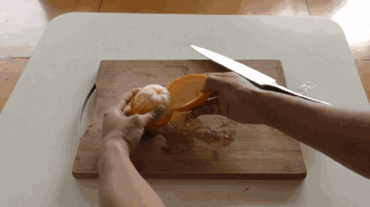 必備廚房小技巧，一窺媽媽剝橘子不沾手的秘密!
