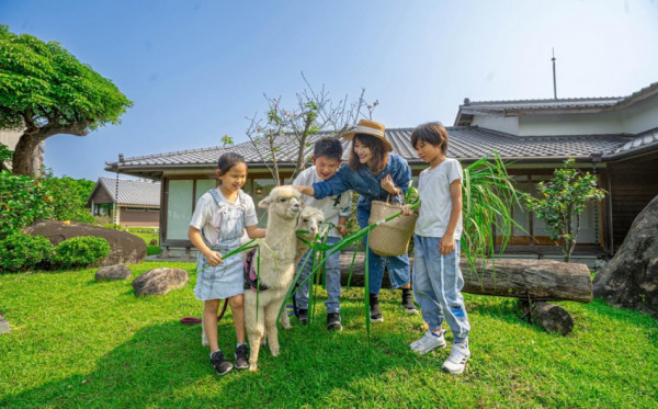 🎉 宜蘭綠舞日式主題之旅 ✨超值2大一小極景客房✨ 原價$13,596元 優惠價只需$5288元！日式主題度假飯店，揪團偽出國！