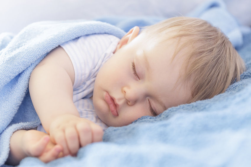 寶寶夜哭睡不好全家累醫師訓練新生兒睡過夜先搞懂1歲前睡眠週期3
