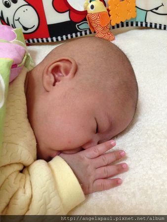 【育兒】母乳親餵寶寶不夜奶與睡過夜的經驗分享!!!