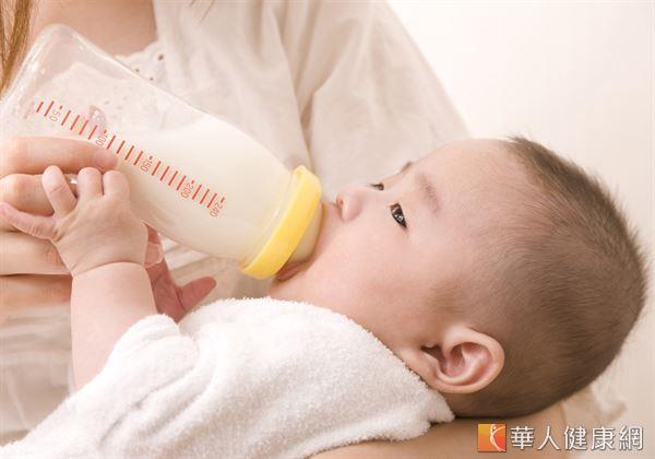 寶寶一哭就餵奶?恐「餵」食道逆流