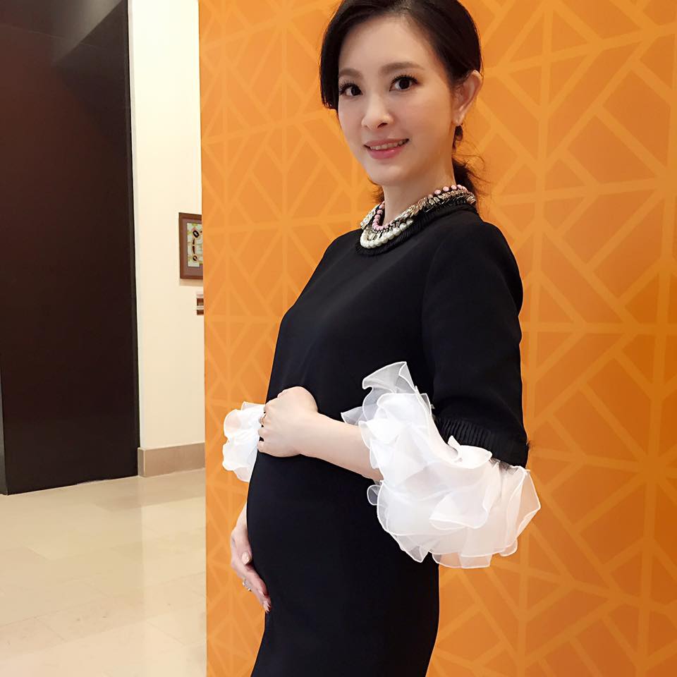 害怕遭妊娠紋紋身,劉真勤保養護孕肚