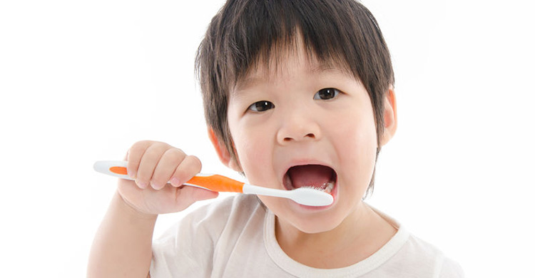 牙齒保健從小做起，幼兒塗氟注意事項