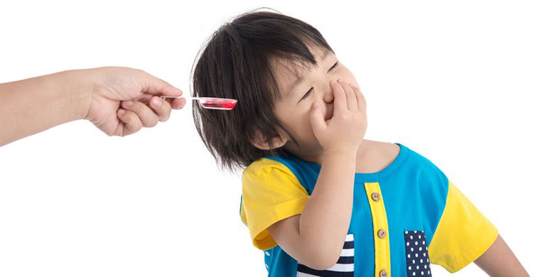 當孩子服用抗生素，爸媽注意服藥「前、中、後」