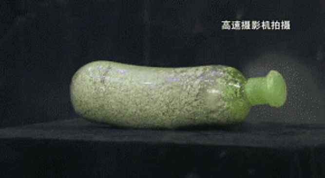 驚!男童玩零食乾燥劑引爆炸,右眼遭溶解失明