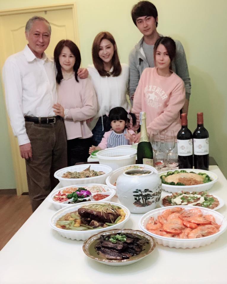 對媳婦要抱著感恩的心,錢柏渝爸爸一番話成「最佳公公」