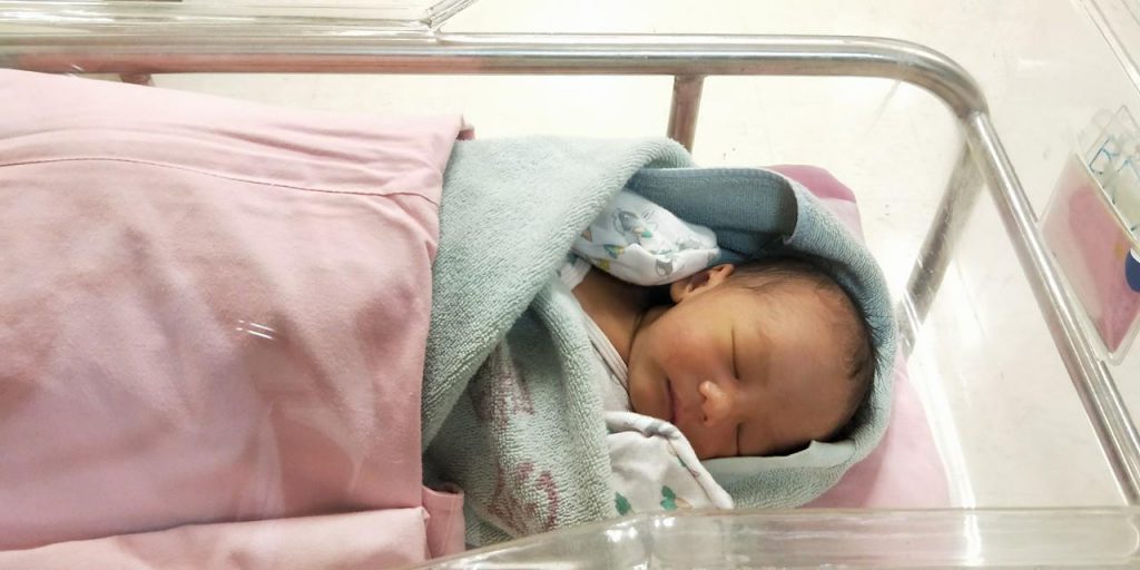 莊凱勛眼見老婆吃全餐,嘆男人在產房太「窩囊」