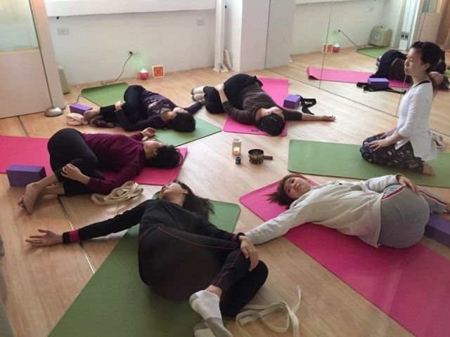 透過「療癒系瑜伽」離開焦慮!心理師教妳生活的放鬆之道