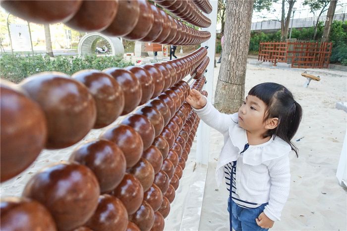 台中,文心森林公園,特色公園,木珠溜滑梯,盤型鞦韆,伸縮木樁