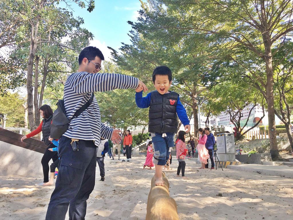 台中文心森林公園 全新十二感官遊具 強化親子體能 媽媽經 專屬於媽媽的網站