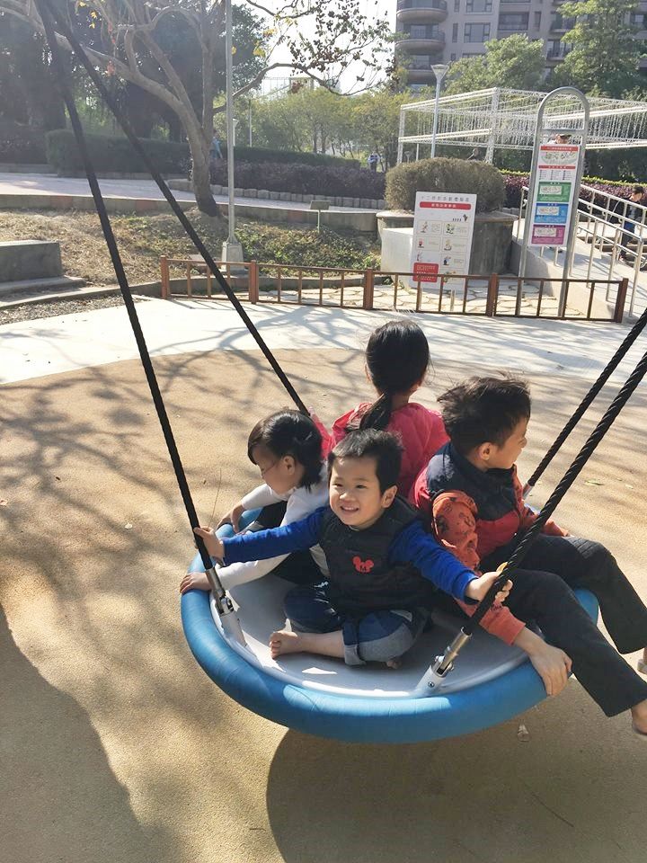 台中文心森林公園 全新十二感官遊具 強化親子體能 媽媽經 專屬於媽媽的網站