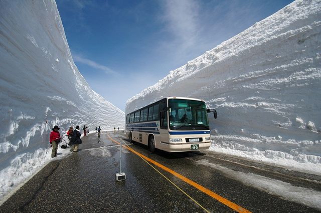 立山黑部雪壁