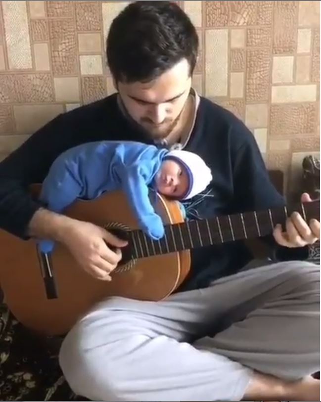彈吉他,新手爸爸,育兒