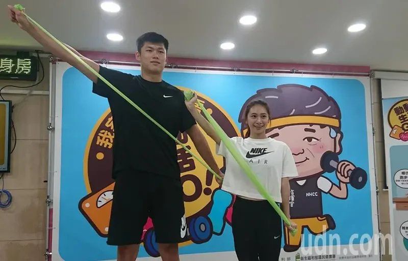 久坐不動,延長壽命,血栓,有氧運動,肺活量,肥胖,肌力訓練,深蹲,肌耐力