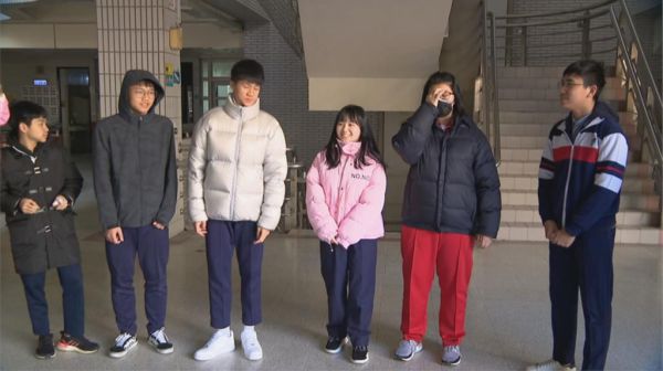 校服,保暖,便服,保暖衣物,學校服裝規定,學生自主權,制服,國中服儀,服儀解禁